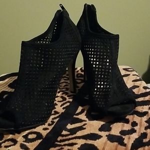 MADDEN GIRL/BLACK HEELS-worn only ONCE